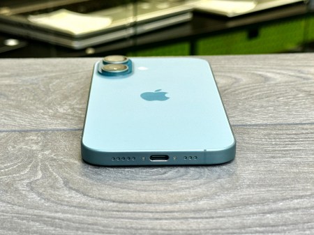 Iphone 16 Teal 4